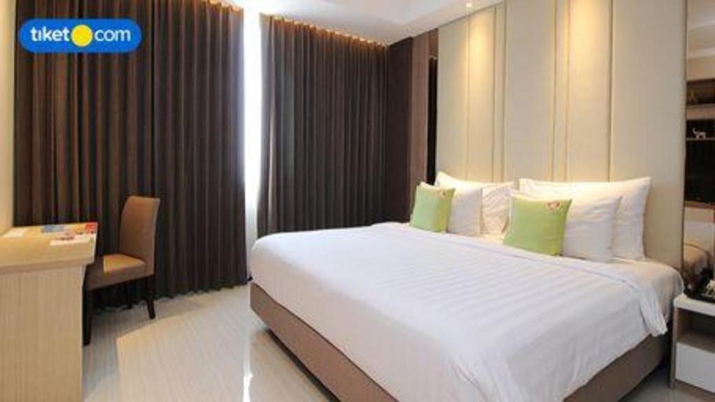Hotel Dafam Pacific Caesar Surabaia Exterior foto